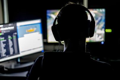 379 FETÖ iltisaklı sosyal medya hesabına erişim engeli getirildi