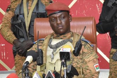 Burkina Faso'da cunta tüm siyasi partileri feshetti