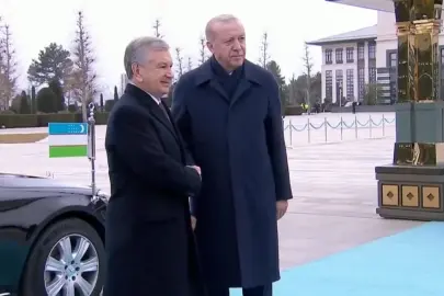 Cumhurbaşkanı Erdoğan, Özbekistan Cumhurbaşkanı'nı resmi törenle karşılıyor