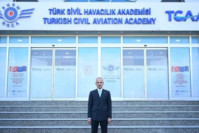 Abdulkadir Uraloğlu: Yolcu ve kargo uçağı sayısı 800'e ulaştı
