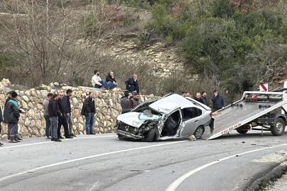 Alanya’da freni boşalan TIR, 2 otomobile çarptı: 1 ölü, 3 yaralı
