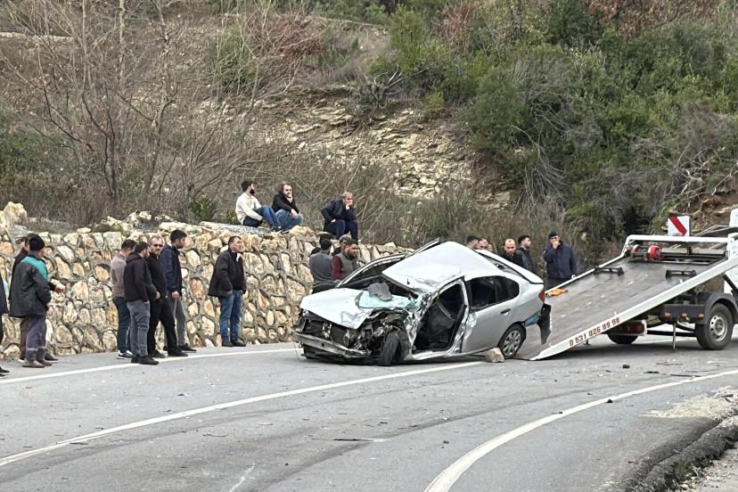 Alanya’da freni boşalan TIR, 2 otomobile çarptı: 1 ölü, 3 yaralı