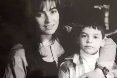 Annesi vefat etmişti: Akın Akınözü'nden duygulandıran Sevgililer Günü paylaşımı