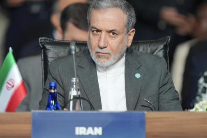 Arakçi: Hamaney ve Cumhurbaşkanı Pezeşkiyan bildiğim kadarıyla hayattalar