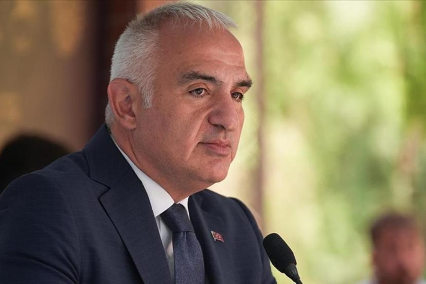 Bakan Ersoy: Türkiye'nin dört bir yanına bilgiyi, kültürü ve iyiliği taşımaya devam ediyoruz