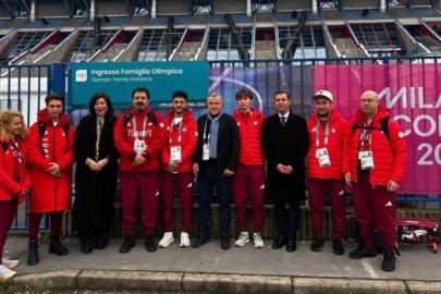 Bakan Osman Aşkın Bak, İtalya'da milli sporcuları ziyaret etti