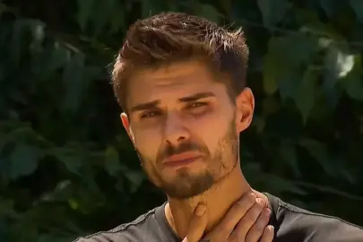 Barış Murat Yağcı Survivor'a geri döndü; gözyaşlarına hakim olamadı