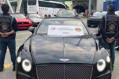 Gümrükler Muhafaza ekiplerinden Sarp Kapısı'nda 65 lüks araç operasyonu