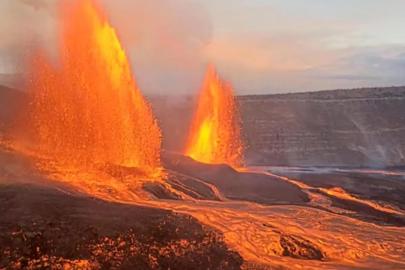 Hawaii'deki Kilauea Yanardağı patladı: Lavlar 350 metreye yükseldi