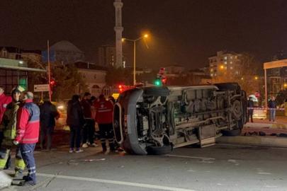 İstanbul'da ambulans ile otomobil çarpıştı: Geçiş üstünlüğü kuralları yeniden gündemde