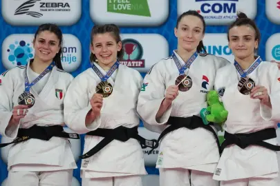 Kağıtspor’dan madalya yağmuru