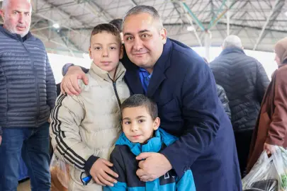 Keçiören Ufuktepe Semt Pazarı'nda Başkan Özarslan ilgisi