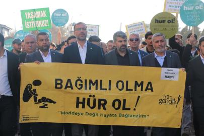 Şanlıurfa’da bağımlılığa karşı yürüyüş ve basın açıklaması düzenlendi