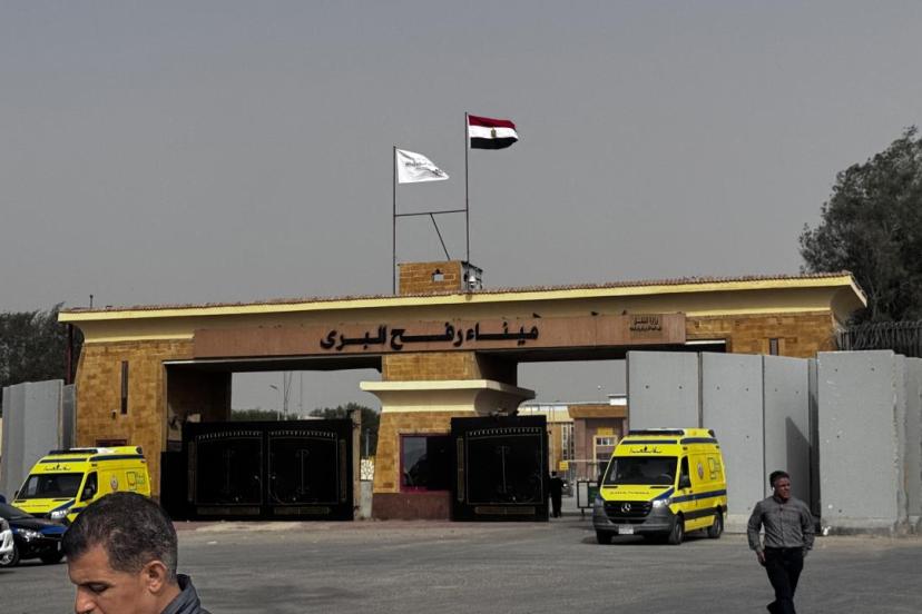 Soykırımcı İsrail, İran misillemesini gerekçe göstererek Gazzeye açılan tüm kapıları kapattı