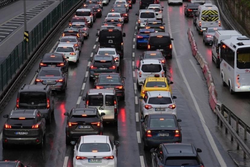 Trafik sadece zamanımızı değil sağlığımızı ve geleceğimizi de çalıyor