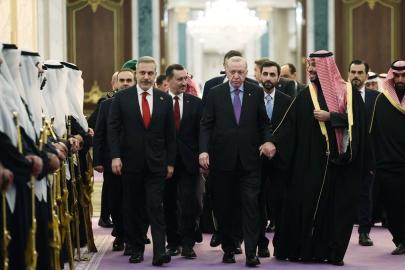 Türkiye ile Suudi Arabistan 2 milyar dolarlık enerji anlaşması imzaladı