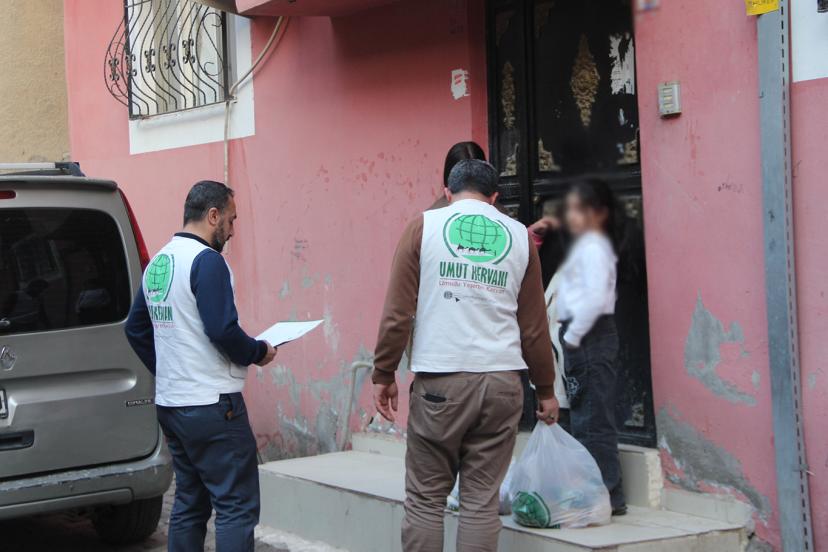 Umut Kervanı Cizre’de Ramazan yardımlarına başladı