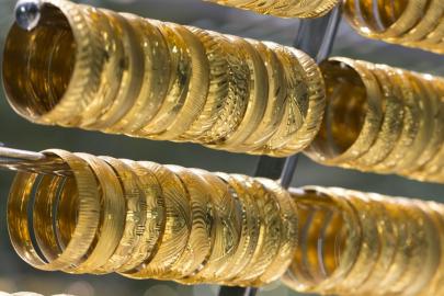 Altın fiyatında dalgalanma sürüyor