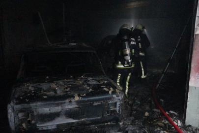 Antalya'da araç boyama atölyesindeki yangın, bitişikteki iş yerine sıçradı