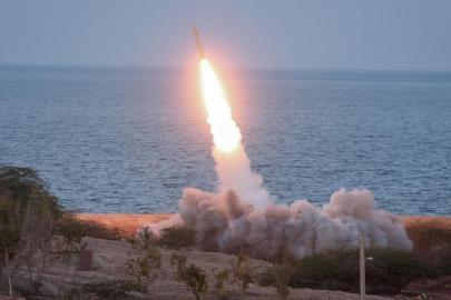 BAE hava sahasını kapattı, İran kaynaklı füze ve İHA saldırılarına müdahale edildi