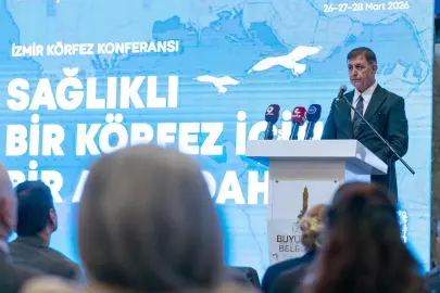 Başkan Tugay’dan Körfez uyarısı: Alg patlaması çağımızın yeni sorunu