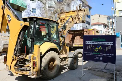 Bursa Gemlik'in köklü caddesinde önemli çalışma