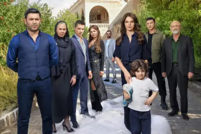 Dilin Döğer, rol arkadaşıyla aşk yaşıyor: Ve evet, birlikteyiz