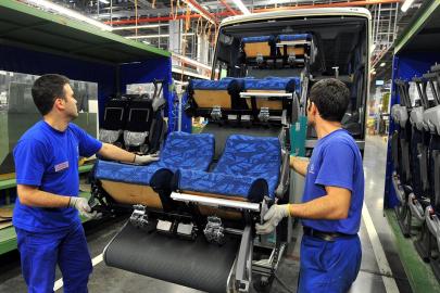 İmalat sanayisinde istihdamı koruyacak destek programının esasları belirlendi