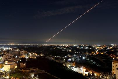 İran, bölgedeki ABDİsrail ile bağlantılı bankaları hedef alabileceğini açıkladı