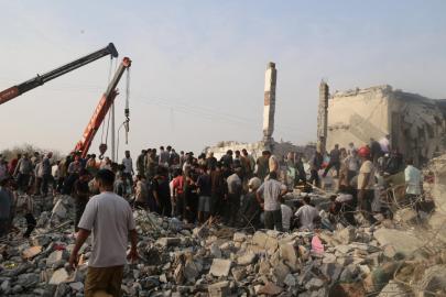 İran Kızılayına göre, saldırılarda hedef alınan ilkokul 40 dakika arayla iki kez bombalandı