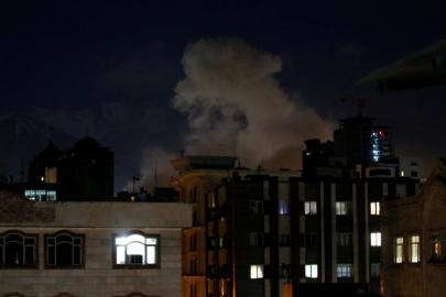 İran'da art arda patlama sesleri duyuldu