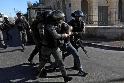 İsrailli işgalciler Batı Şeria'da 9 Filistinliyi yaraladı