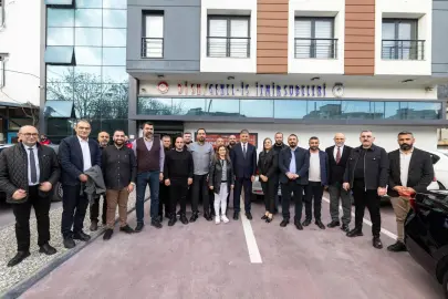 İzmir'de Başkan Tugay’dan Gümüştekin’e ziyaret