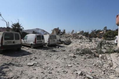 Katil İsrail'in Lübnan'ın güneyine düzenlediği hava saldırılarında 5 kişi daha hayatını kaybetti