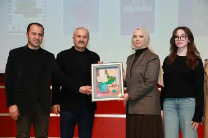 Kocaeli Gebze Okur Buluşmaları’nda Özgü Güler söyleşisi