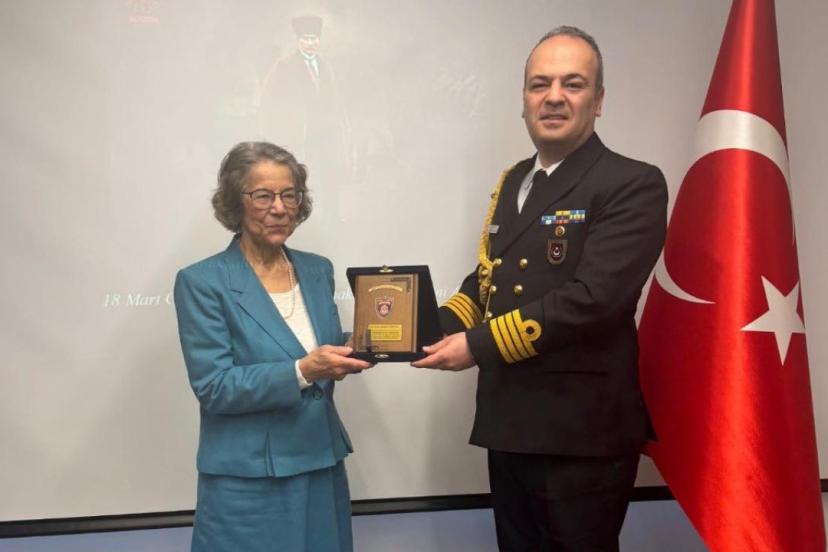 MSB'den NASA'da çalışan Türk asıllı Kumrucu'ya 'anı plaketi'