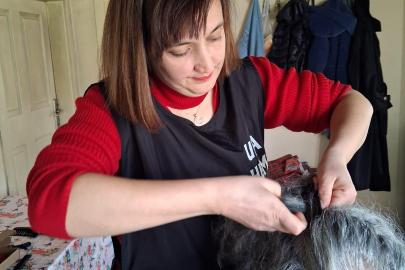 Muğla'da kursiyerlerden yaşlı kadınlara bakım desteği