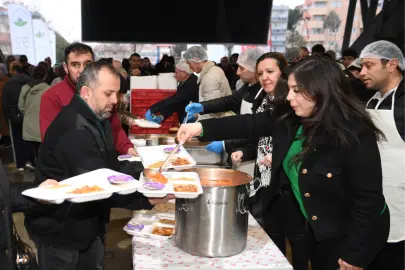 Osmangazi'de Ramazan bereketi 1050 Konutlar’da paylaşıldı