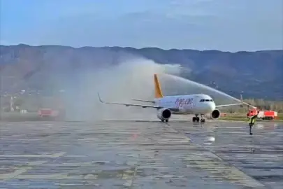 Tokat–İzmir uçuşları başladı... İlk sefere su takı seremonisi