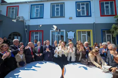 Bakırköy'de Başkan Ovalıoğlu'ndan paskalya kutlaması
