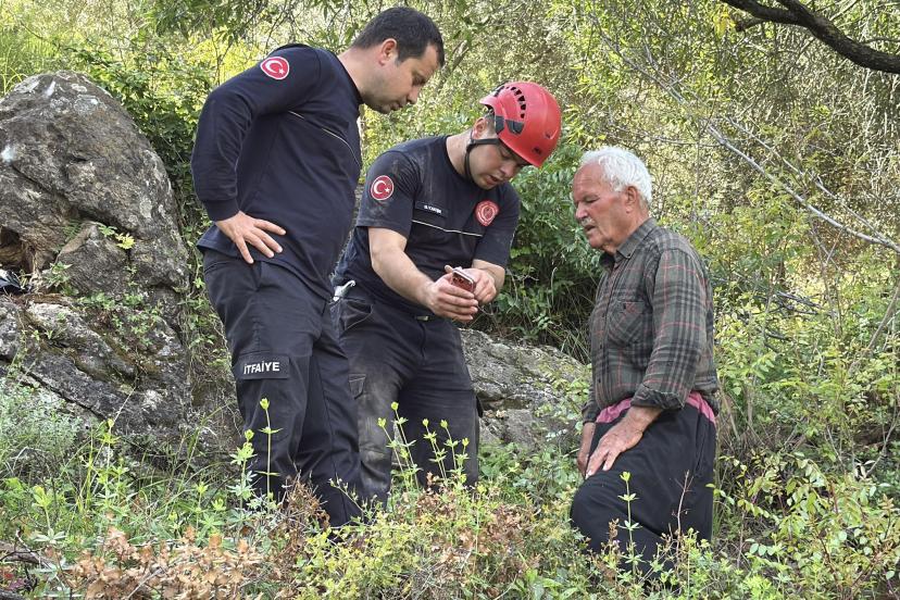 Düştüğü mağarada sıkışan düve kurtarılamadı
