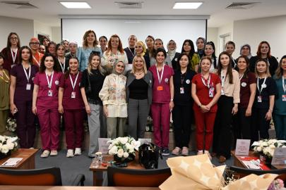 Ebeler Günü Sempozyumu