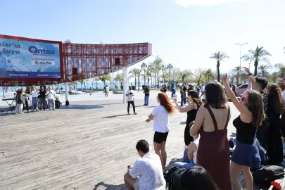 Erasmuslu gençlerden Antalya’da mini konser