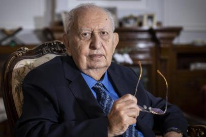 Eski TBMM Başkanı Cindoruk hayatını kaybetti