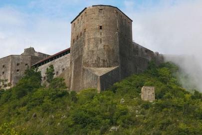 Haiti'de tarihi kalede izdiham: 30 ölü