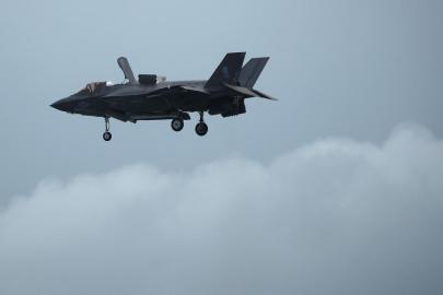 İran Devrim Muhafızları: Ülkenin orta kesimlerinde ABD'ye ait F35 savaş uçağı düşürüldü