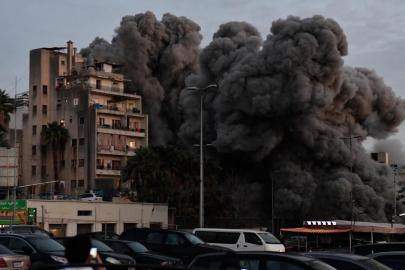 İşgalci İsrail ordusu, son 24 saatte Lübnan'ın güneyinde 200 noktaya saldırı düzenledi