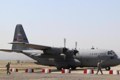 Katarda, ABDye ait ElUdeyd Üssüne askeri sevkiyat uçaklarının indiği görüldü