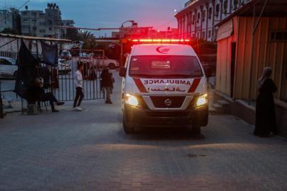 Katil İsrailin Gazzeye saldırısında ikizlere hamile anne ve 2 çocuğu hayatını kaybetti