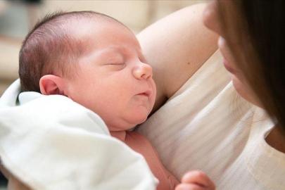 Nisan ayı doğum yardımı ödemeleri hesaplarda: Destek 15,9 milyar lirayı aştı